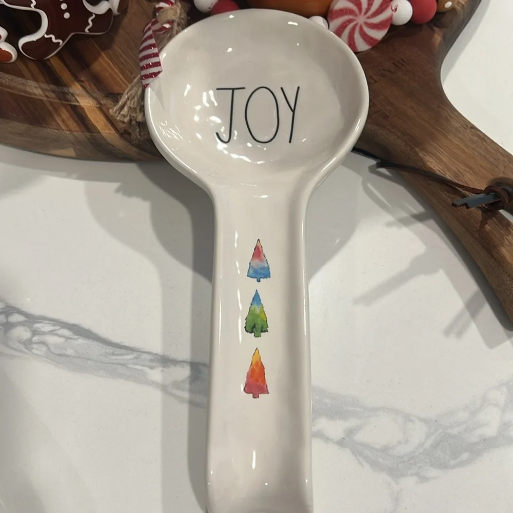 Cute Rae Dunn JOY 🎄⛄️🎁 Spoon Rest!